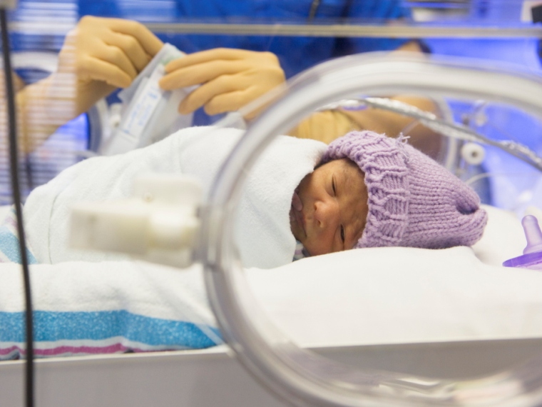 Ismét újszülöttet találtak a szolnoki kórház babamentő inkubátorában
