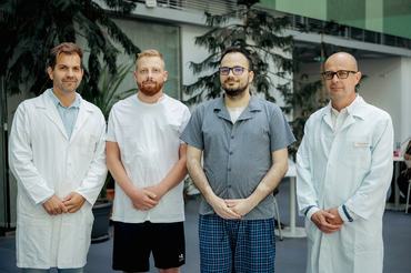 A Szegedi Tudományegyetemen innovatív érprotézist végző orvosok csoportképe