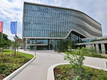Átadták a Richter új, formabontó központját Kőbányán
